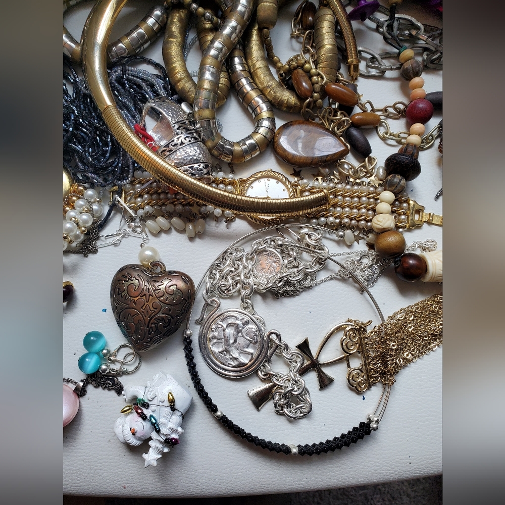 Big vintage jewelry lot